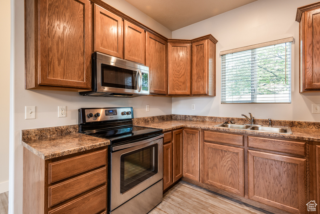 5242 W COOL WATER WAY West Jordan, UT 84081