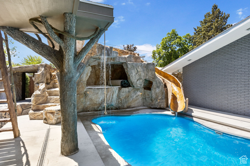 View of swimming pool