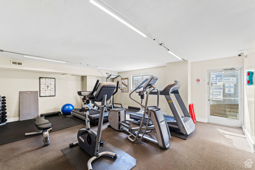 Gym with baseboards