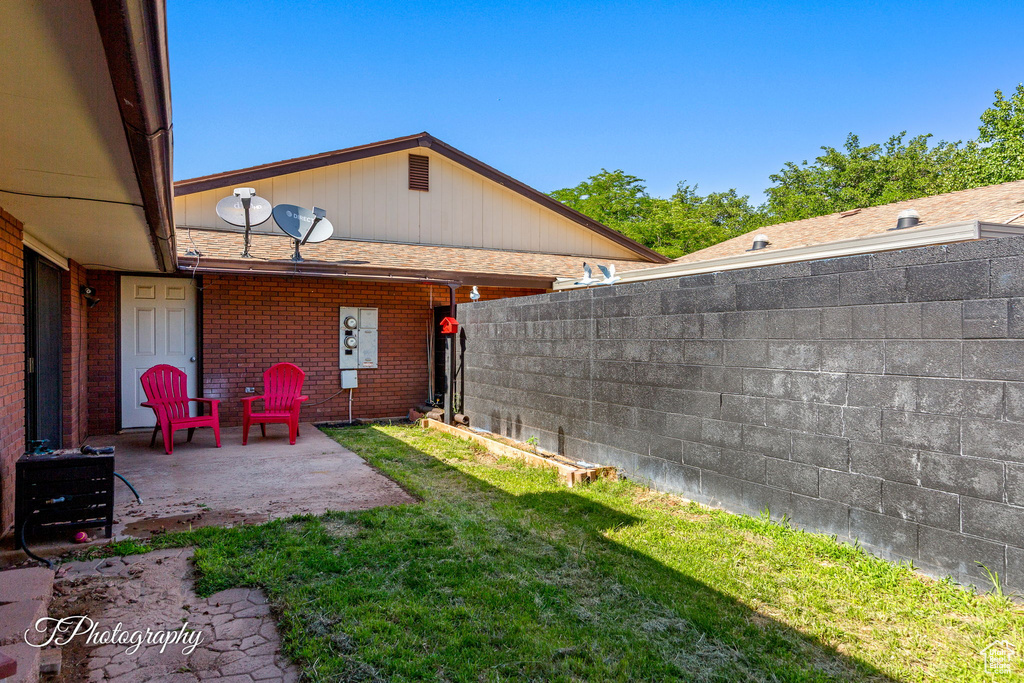 View of yard featuring a patio area
