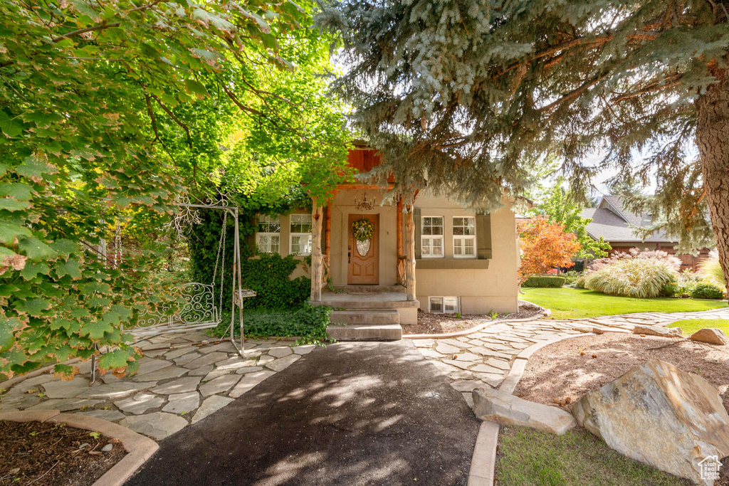 View of property entrance