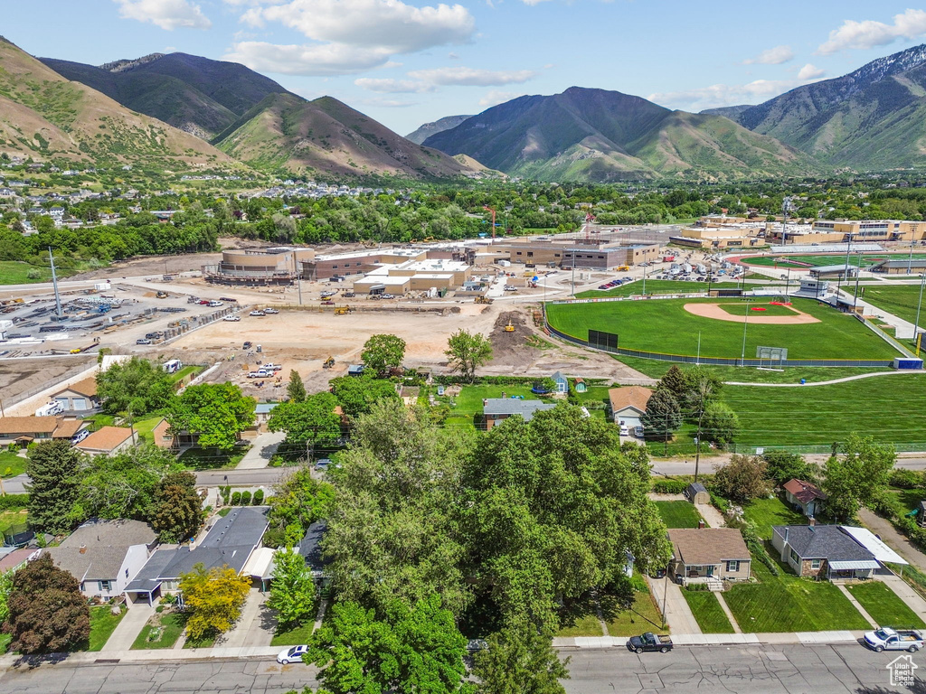 Aerial view of property\\\\\\\'s location with a mountain backdrop