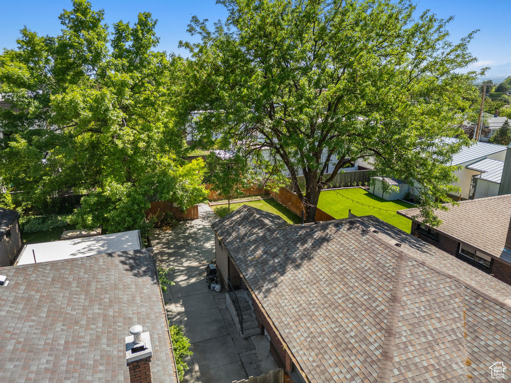 Exterior view of a shingled roof