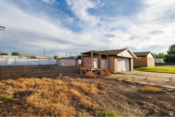 582 N VERNAL AVE AVE Vernal, UT 84078