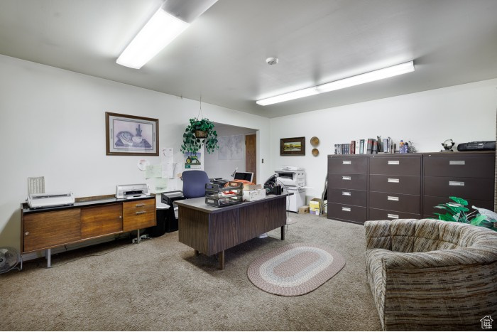 582 N VERNAL AVE AVE Vernal, UT 84078