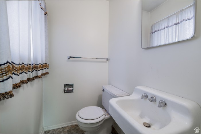 582 N VERNAL AVE AVE Vernal, UT 84078