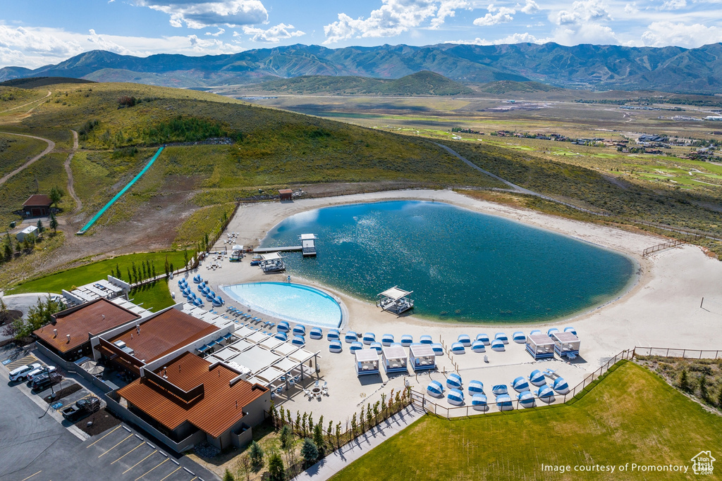 Bird's eye view of a water and mountain view