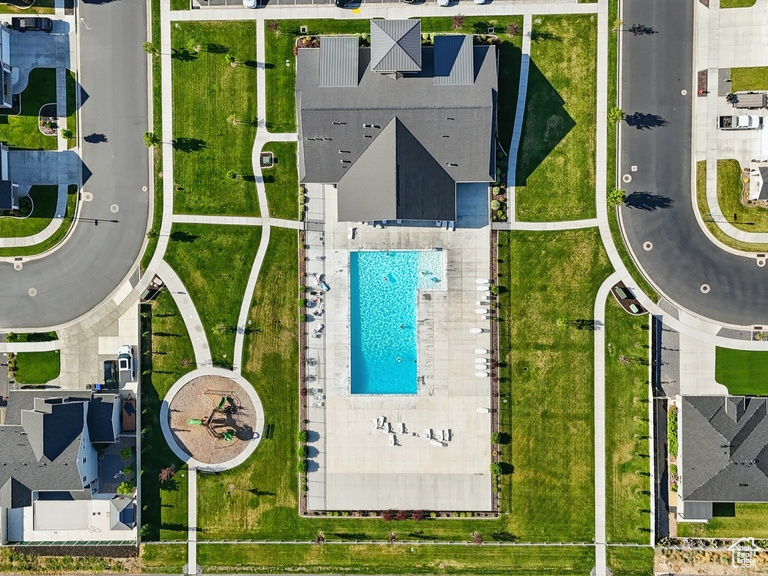 2323 W THOMAS CT Syracuse, UT 84075