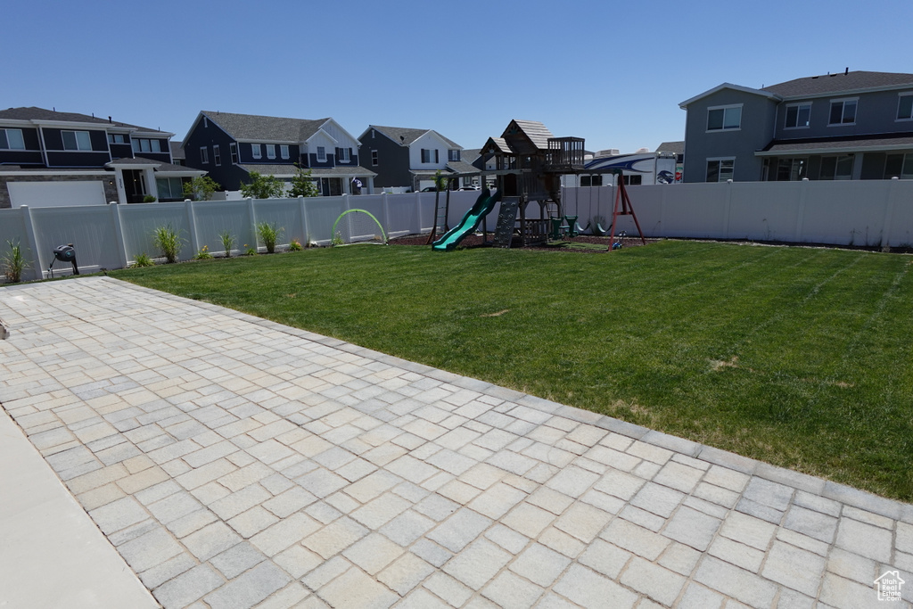 2323 W THOMAS CT Syracuse, UT 84075