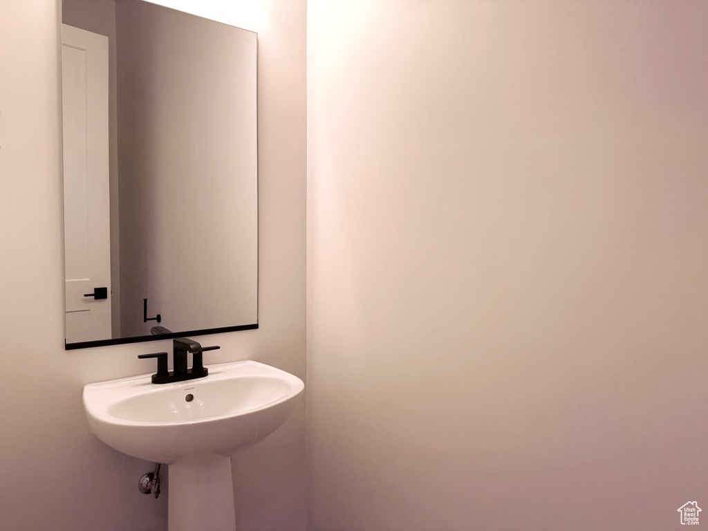 Bathroom with a sink