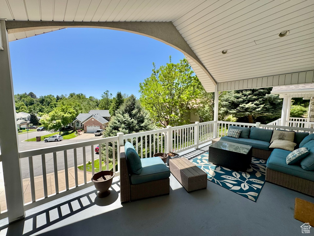 View of patio / terrace featuring an outdoor living space