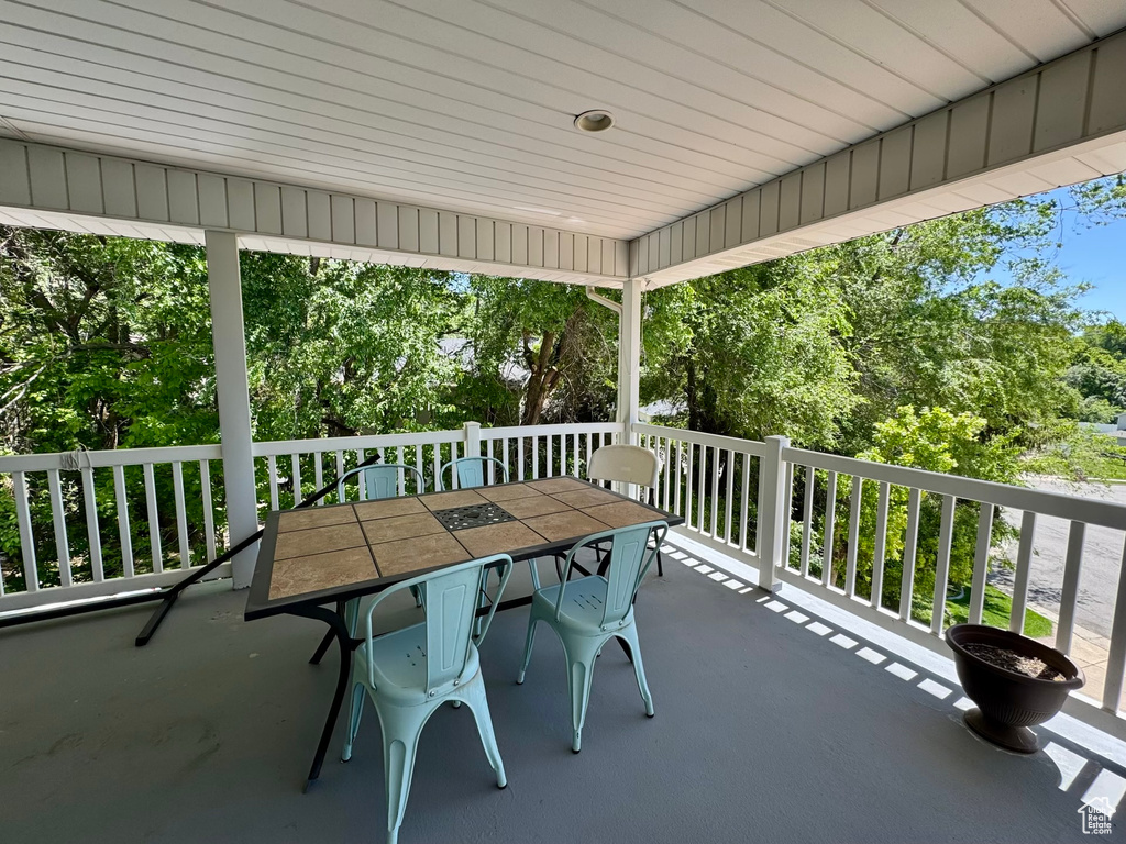 View of patio / terrace with outdoor dining space