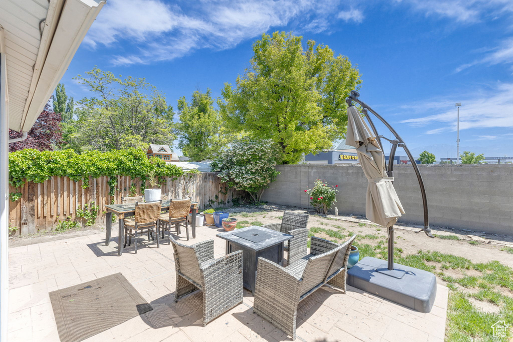 6169 LONGMORE DR Salt Lake City, UT 84118