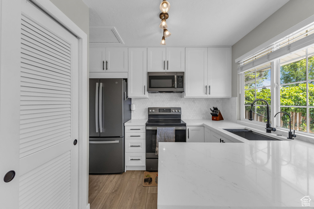 6169 LONGMORE DR Salt Lake City, UT 84118