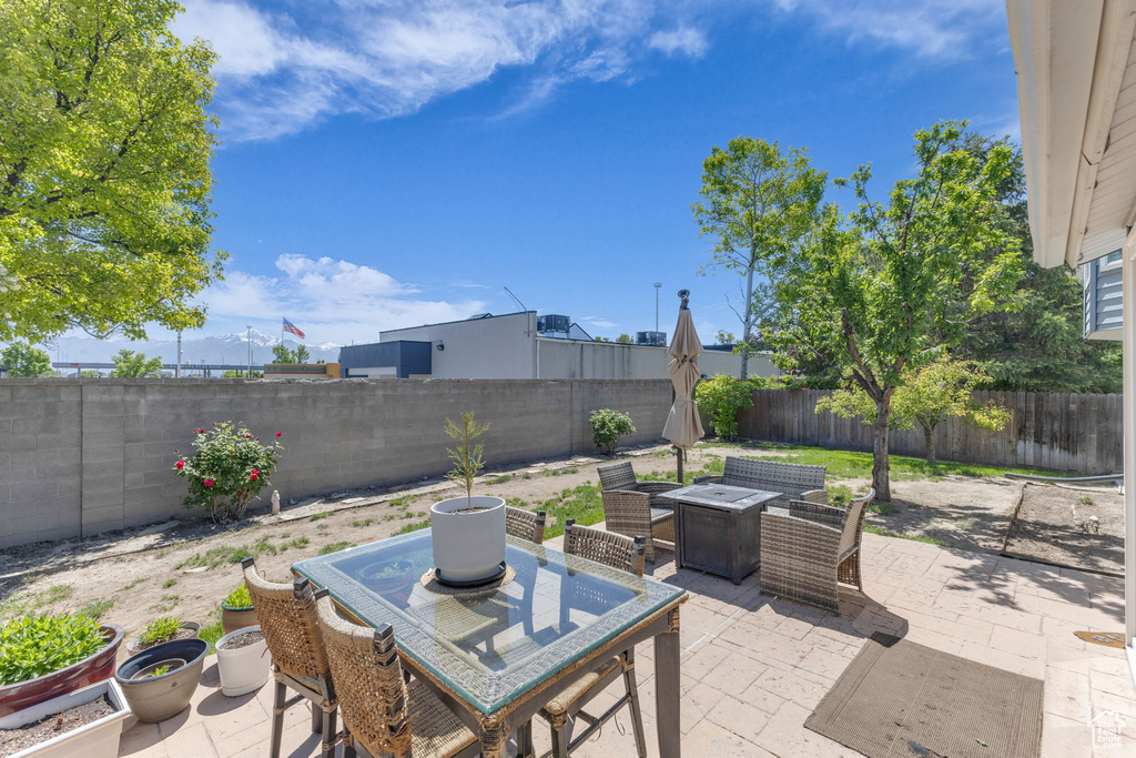 6169 LONGMORE DR Salt Lake City, UT 84118