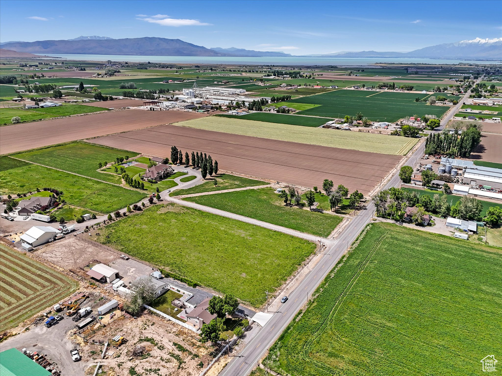 Aerial view of sparsely populated area with mountains