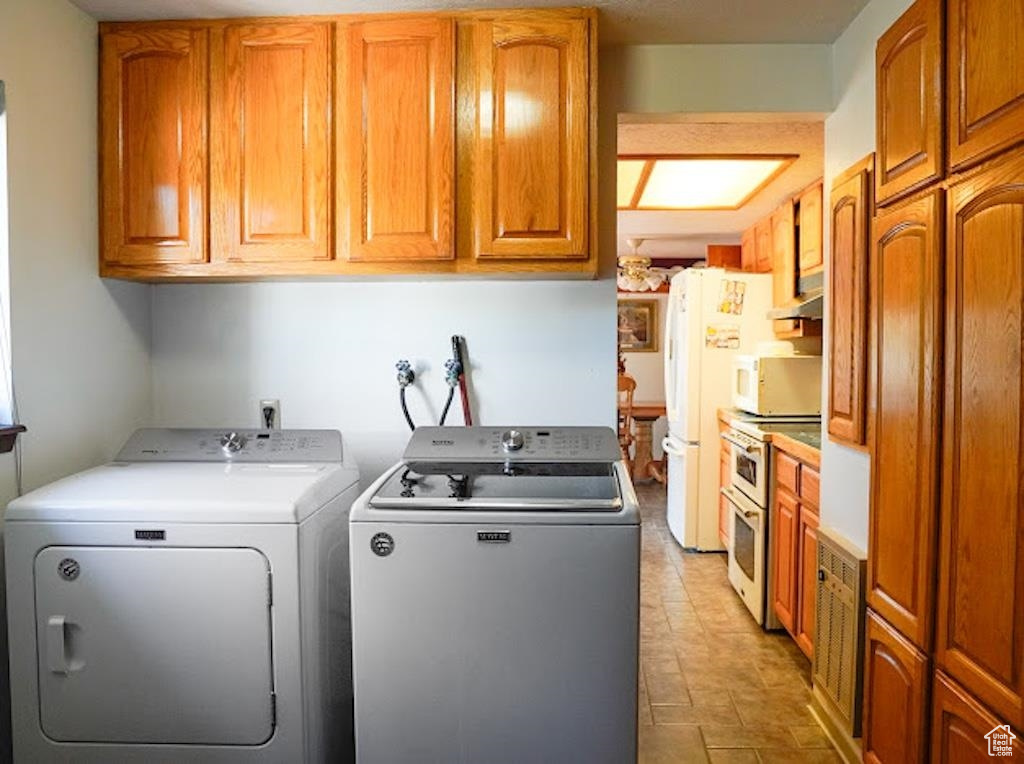 Washroom with washer and dryer