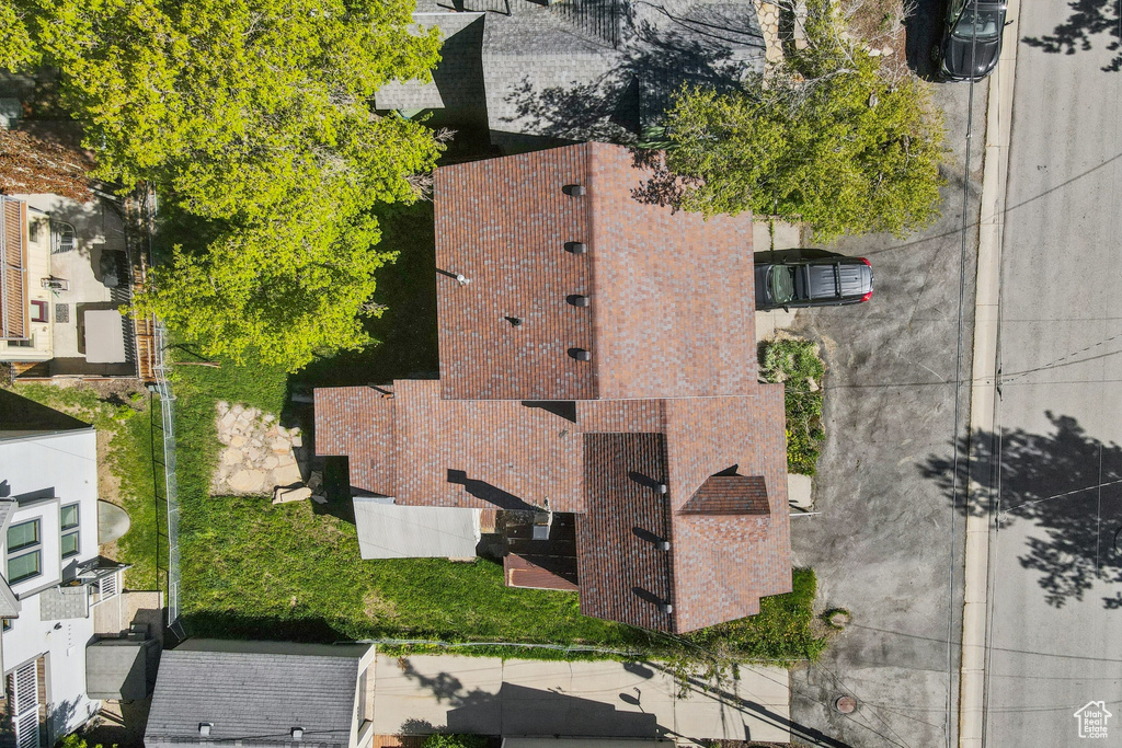 Aerial view of property and surrounding area