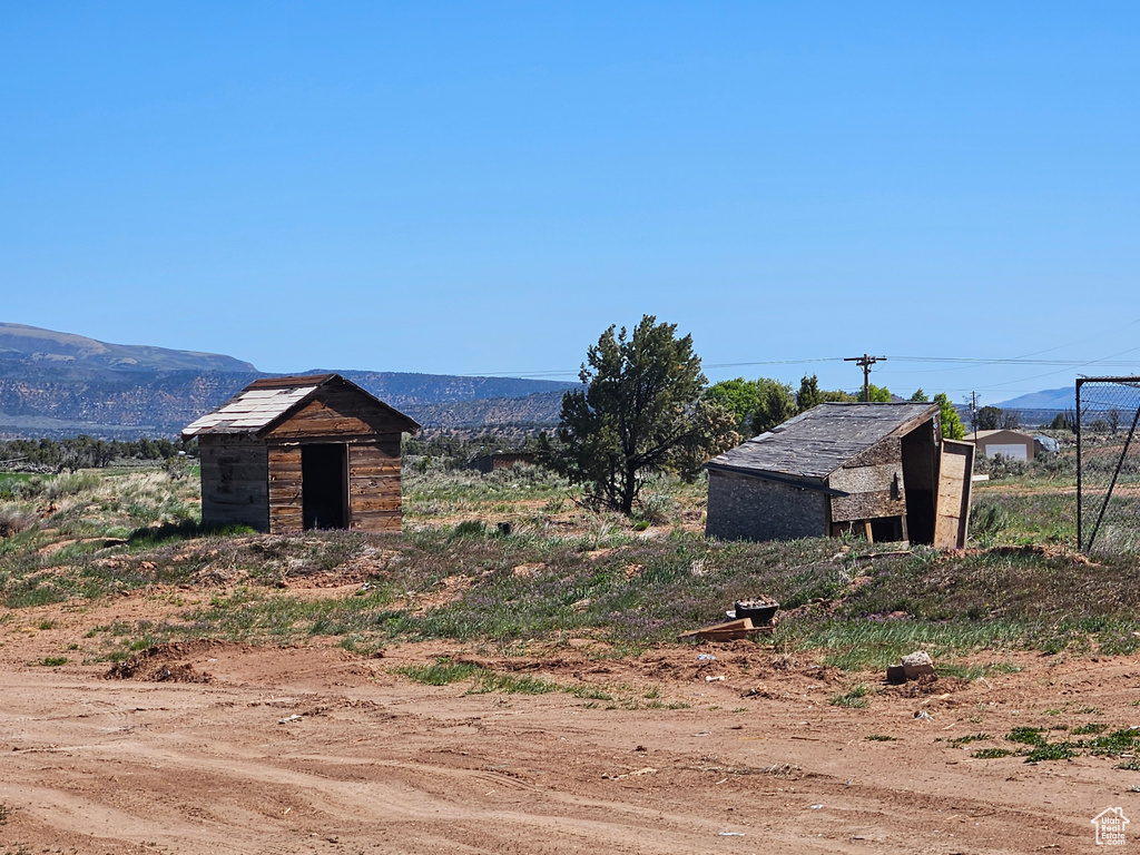 View of yard with a mountain view