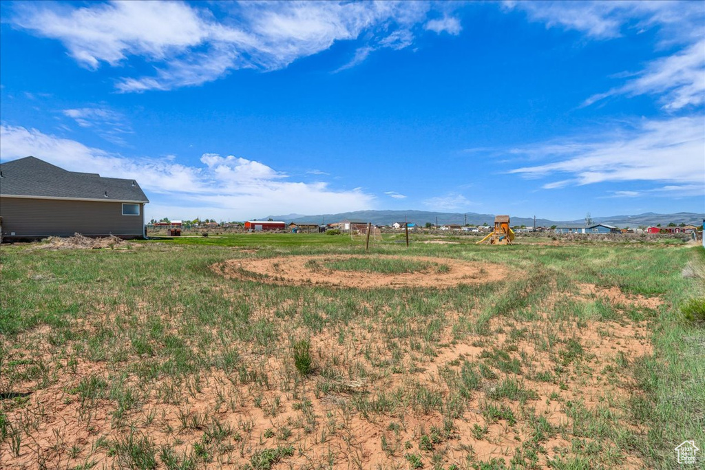 View of yard featuring a mountain view