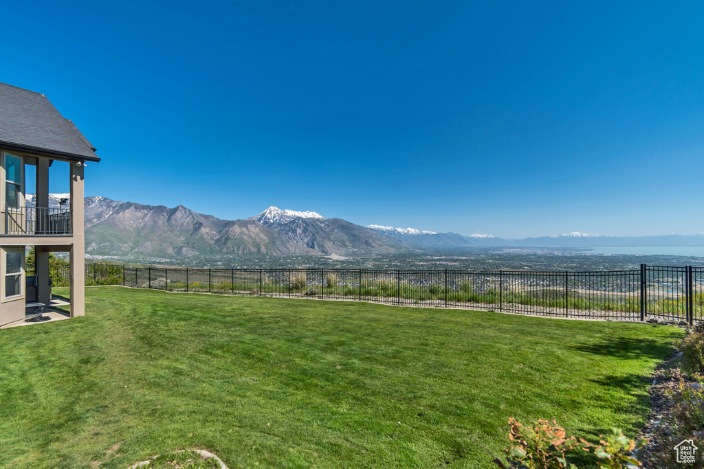 View of yard featuring a mountain view