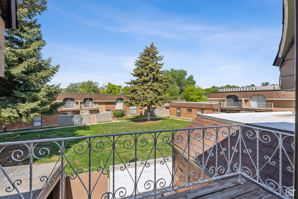 Balcony with an outdoor kitchen