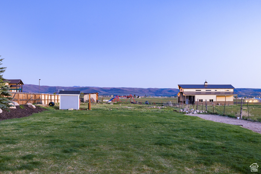 View of yard featuring a mountain view