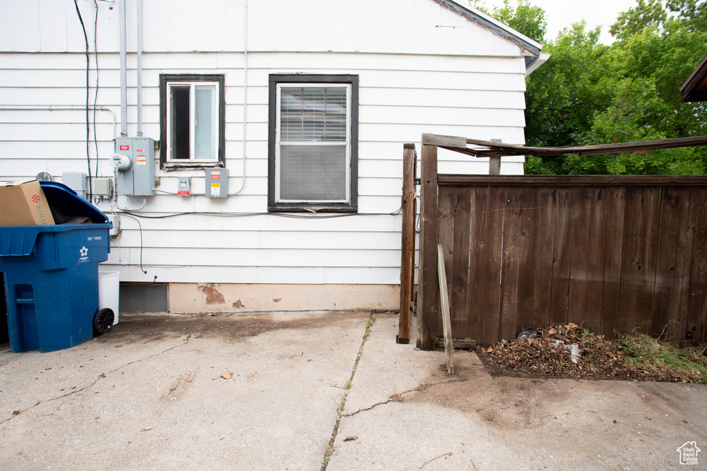 View of home's exterior