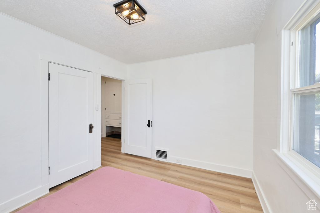 557 E CLEVELAND AVE Salt Lake City, UT 84105
