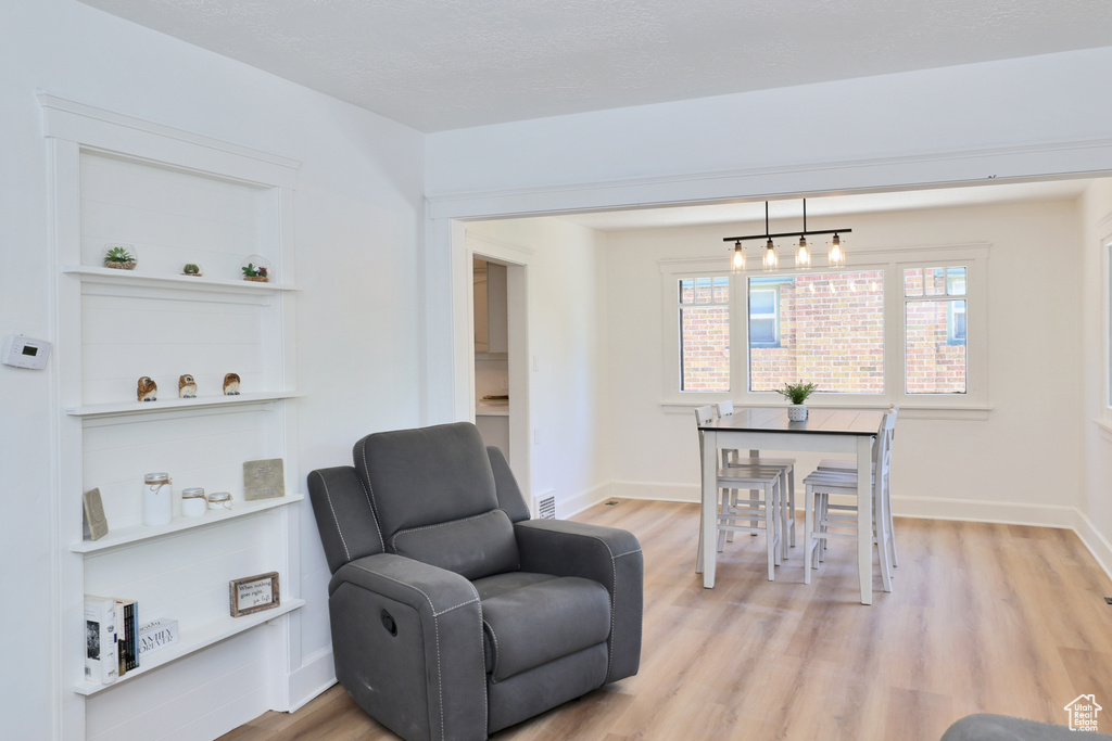 557 E CLEVELAND AVE Salt Lake City, UT 84105