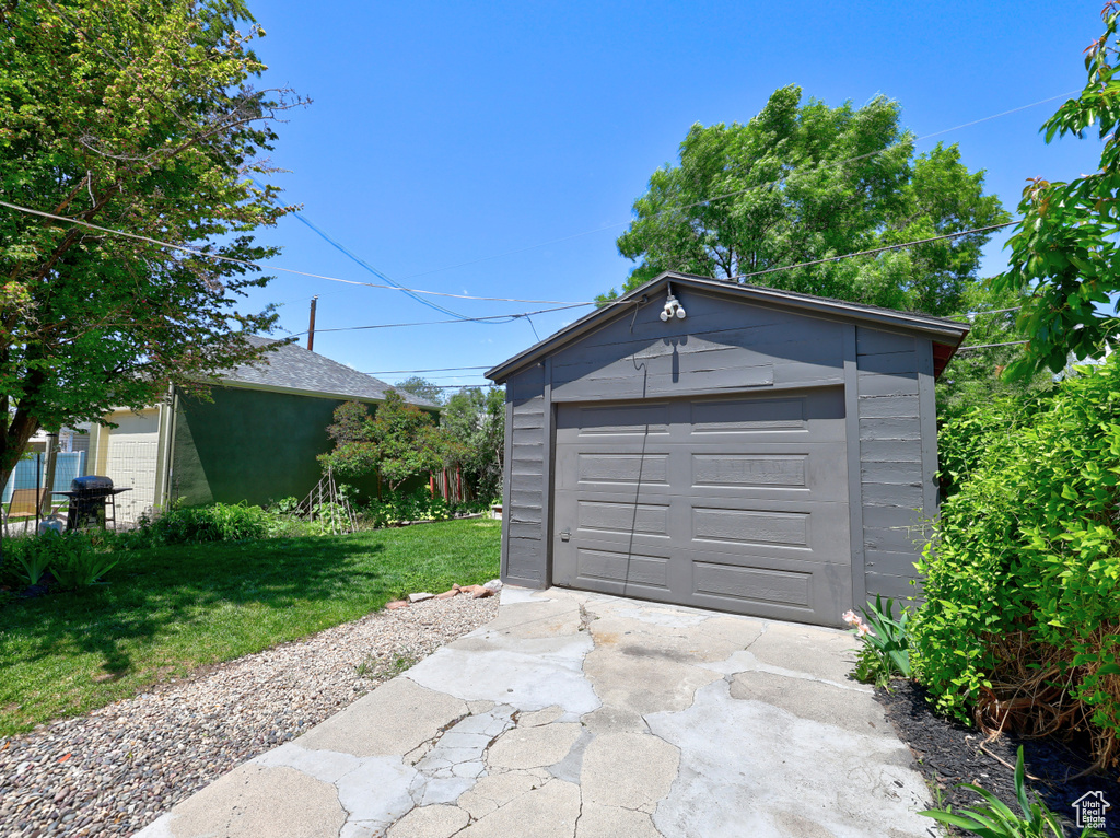 557 E CLEVELAND AVE Salt Lake City, UT 84105