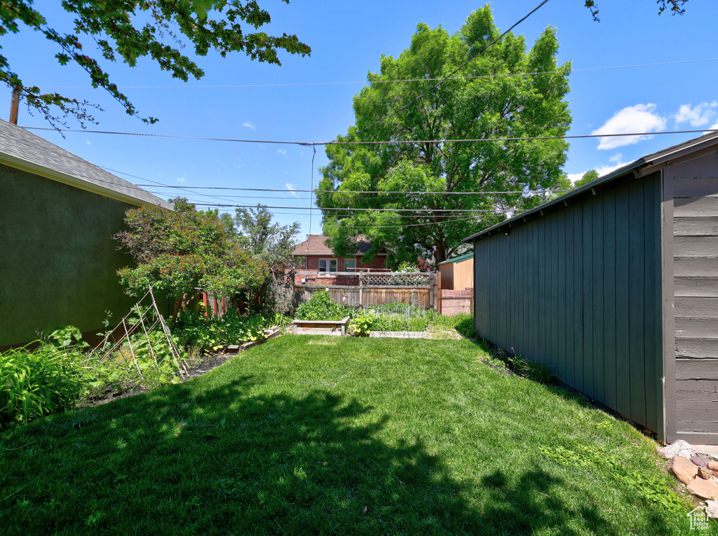 557 E CLEVELAND AVE Salt Lake City, UT 84105