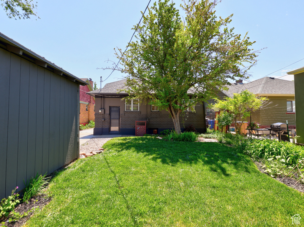557 E CLEVELAND AVE Salt Lake City, UT 84105