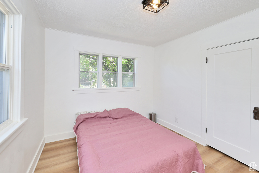 557 E CLEVELAND AVE Salt Lake City, UT 84105