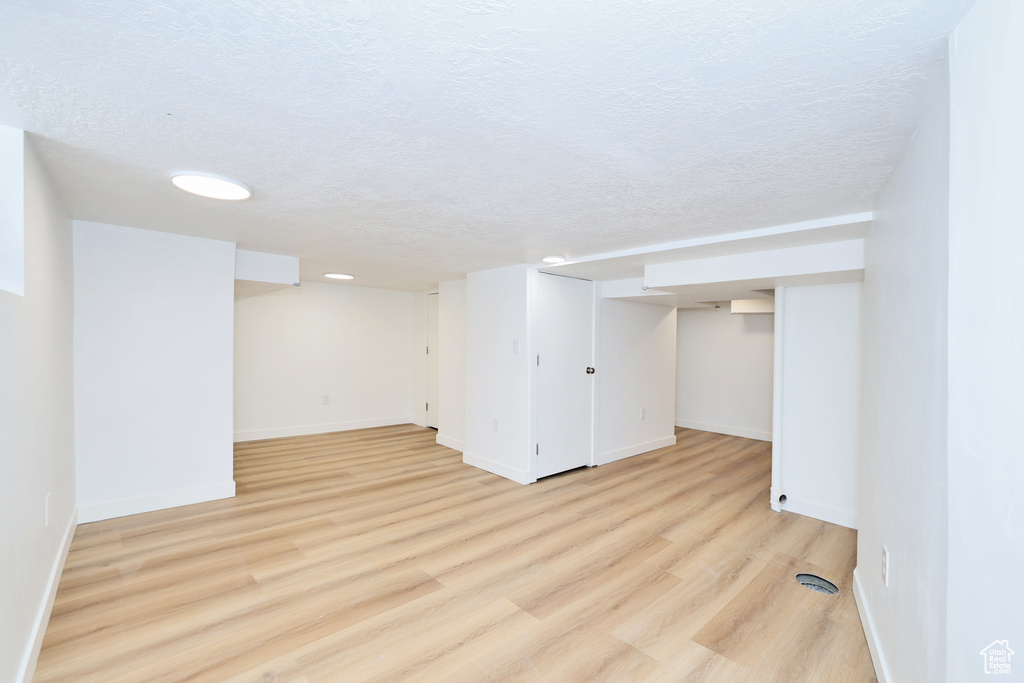 557 E CLEVELAND AVE Salt Lake City, UT 84105