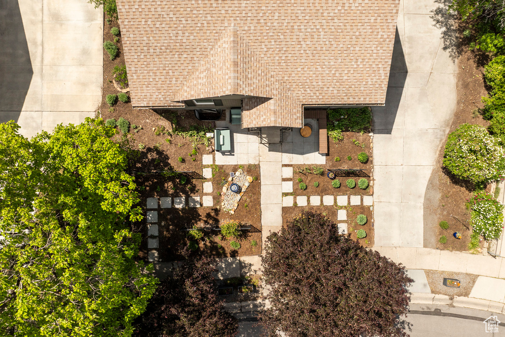 Aerial view of property and surrounding area