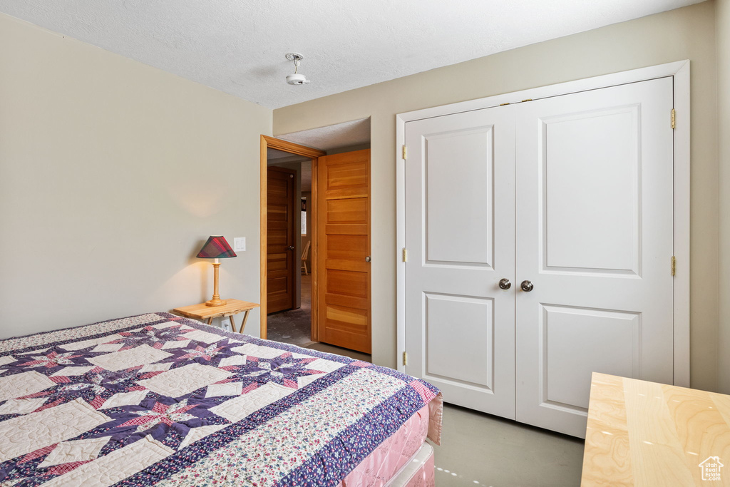 Bedroom with a closet