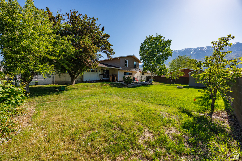 View of yard featuring a mountain view