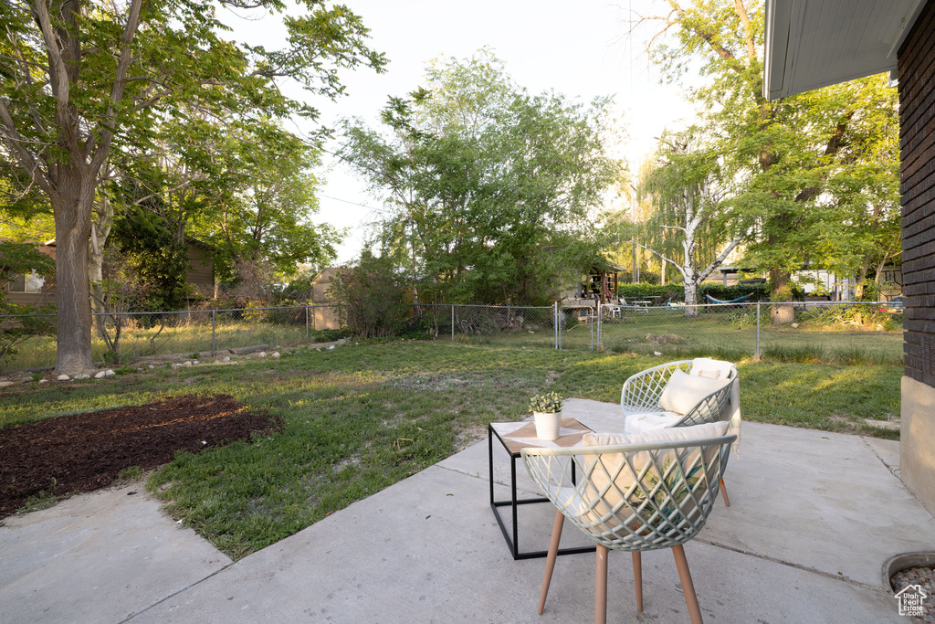 View of patio / terrace featuring outdoor dining space