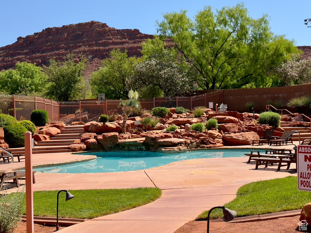 Photo 68 for MLS #2087311 at 2405 W Entrada Trl #76