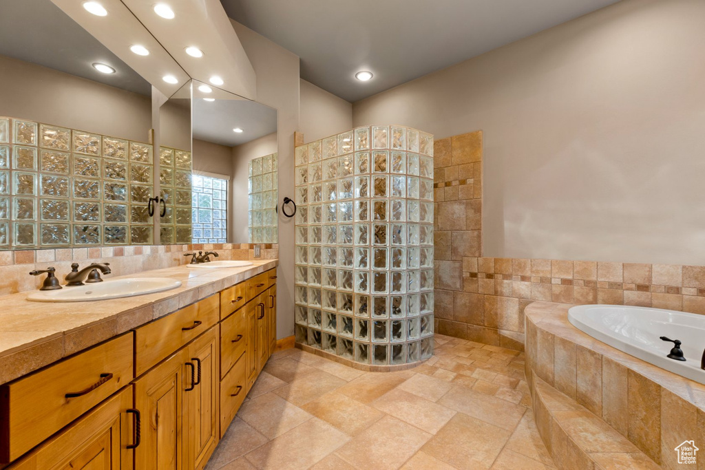 Photo 17 for MLS #2087311 at 2405 W Entrada Trl #76