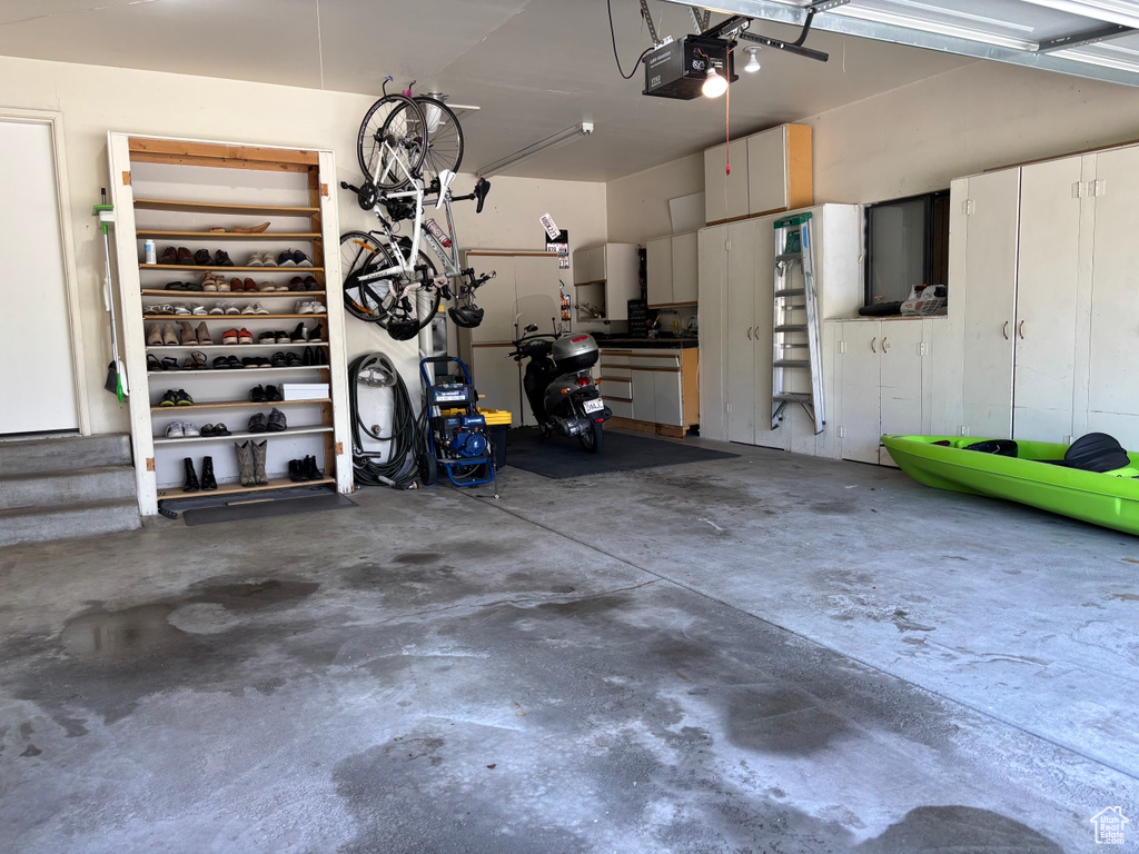 8848 S WILLOW HILLS CT Sandy, UT 84093