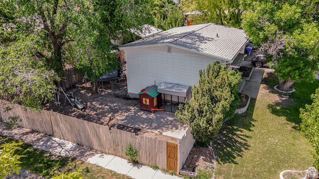 Aerial view of property and surrounding area