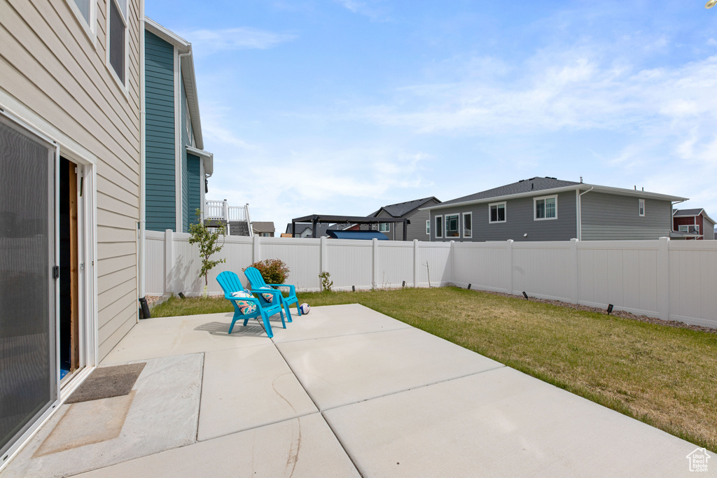 View of patio / terrace featuring a residential view