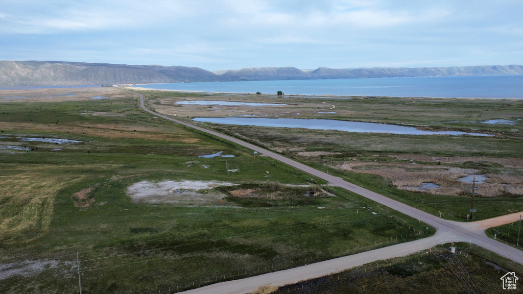 Bird's eye view of a water and mountain view