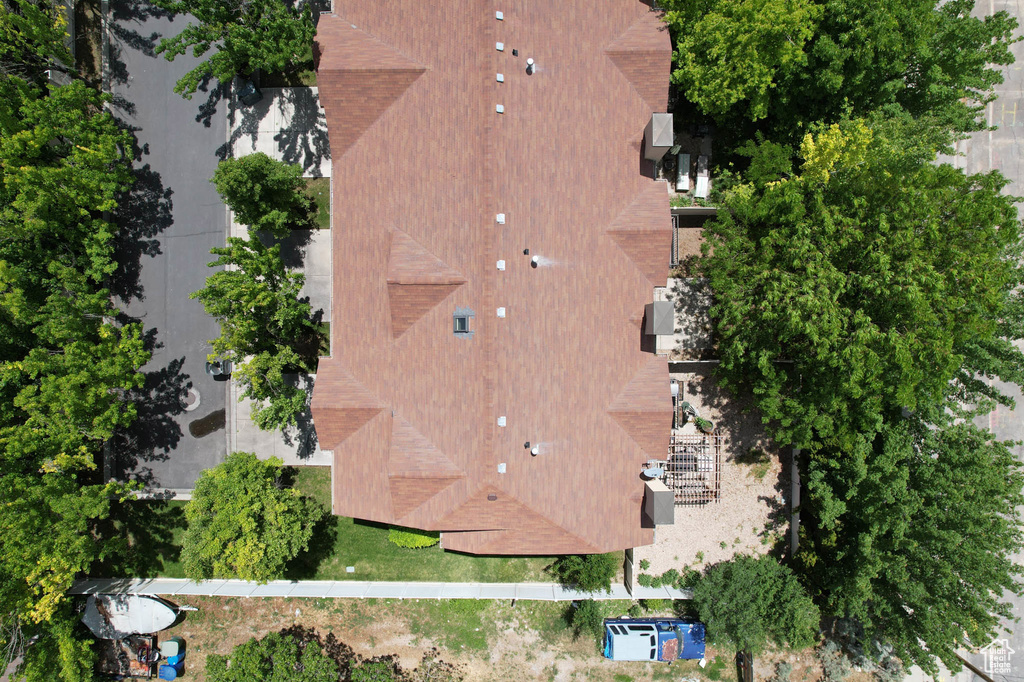 Aerial view of property and surrounding area
