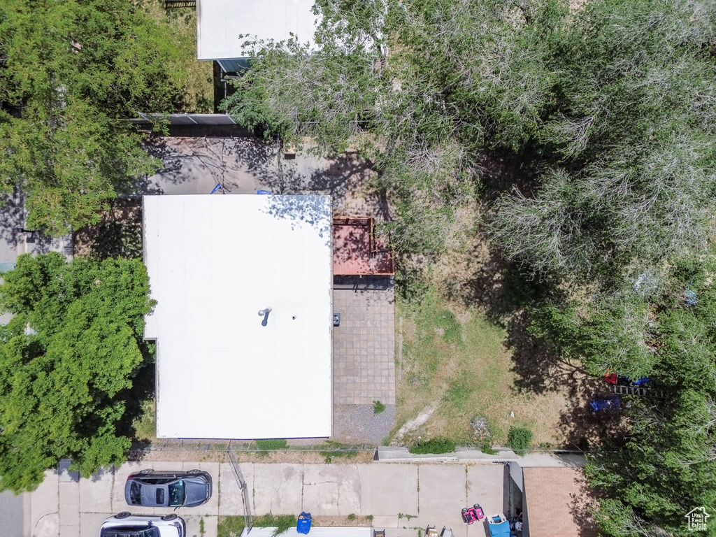 Aerial view of property and surrounding area