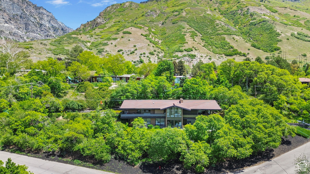 Aerial view of property and surrounding area