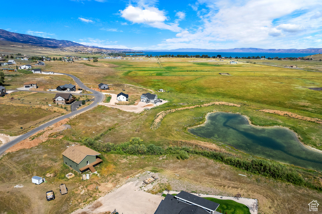 Aerial view of property's location with mountains
