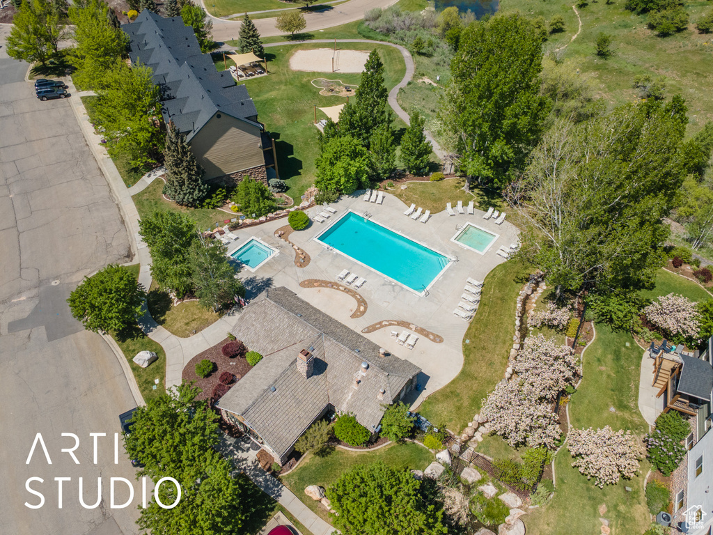 Bird's eye view of a pool area